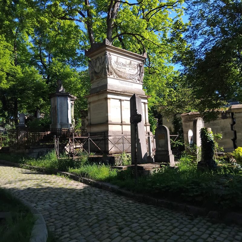 Art and sculpture in harmony with each other at Père Lachaise Cemetery.