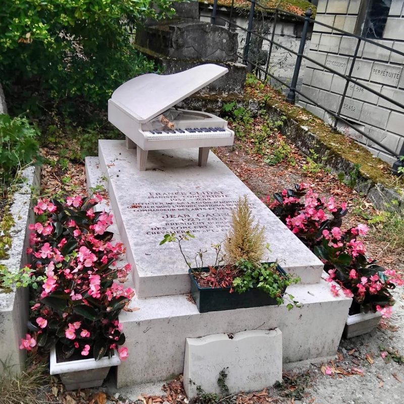 Funeral art at its best, unique and imaginative